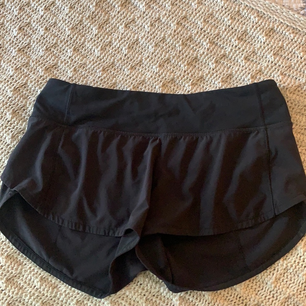 LULULEMON SPEED UP SHORTS 2.5 INCH